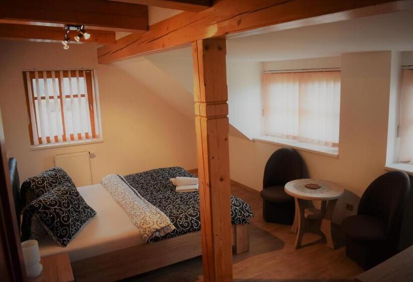 Люкс, Motel Roubenka