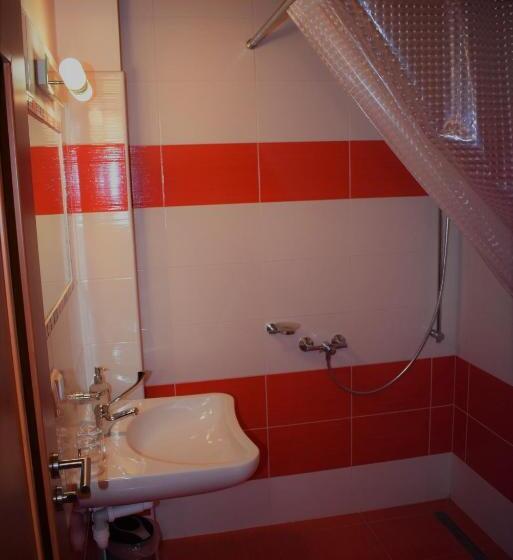 Номер Стандарт Адаптированный для Инвалидов, Motel Roubenka