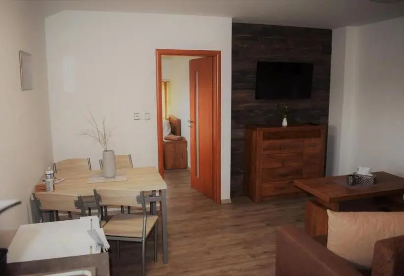 １ベッドルームアパートメント, Motel Roubenka