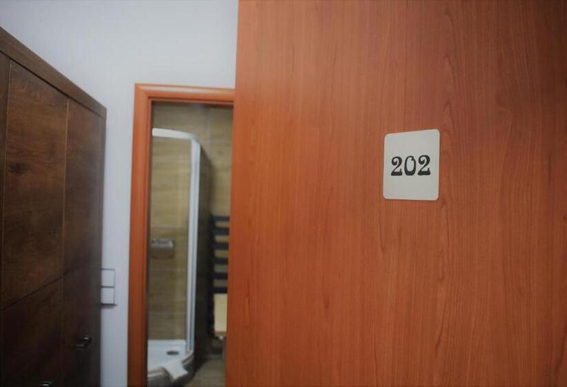 Номер Deluxe, Motel Roubenka