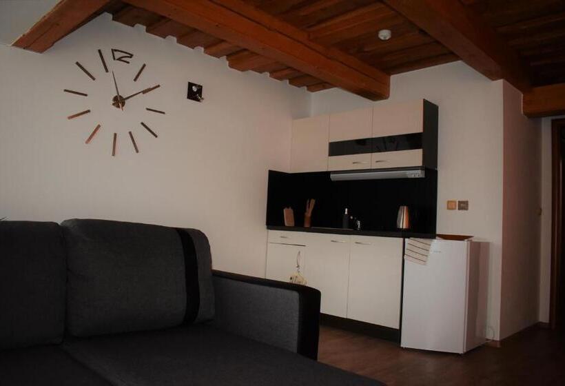 Люкс, Motel Roubenka