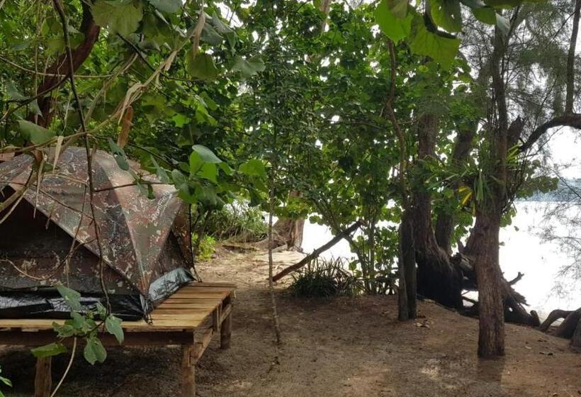 Standard Tent, Crusoe Koh Takiev Island