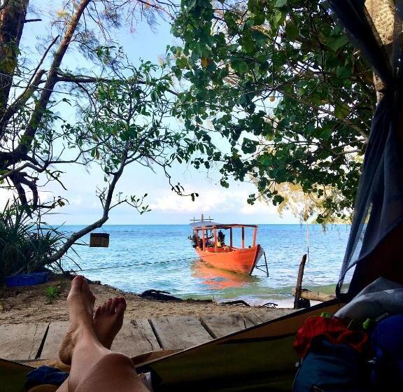 Standard Tent, Crusoe Koh Takiev Island