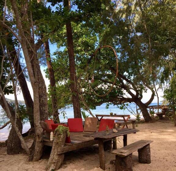 בקתה סטנדרטית, Crusoe Koh Takiev Island