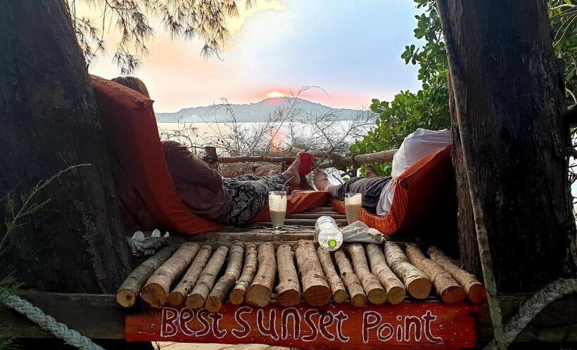 בקתה סטנדרטית, Crusoe Koh Takiev Island