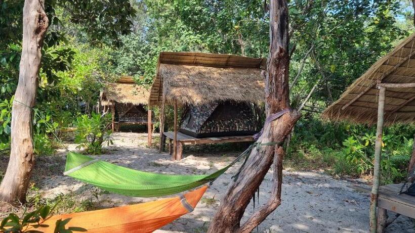 Standard Tent, Crusoe Koh Takiev Island