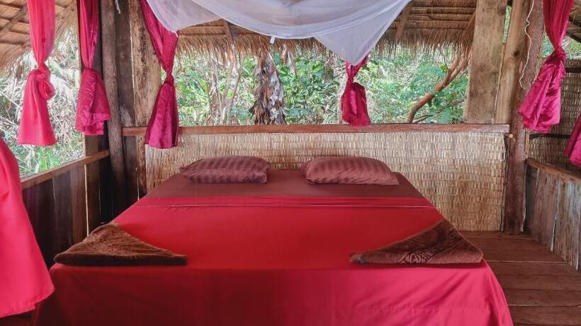 בקתה דלוקס, Crusoe Koh Takiev Island