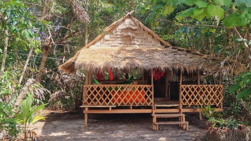 בקתה דלוקס, Crusoe Koh Takiev Island