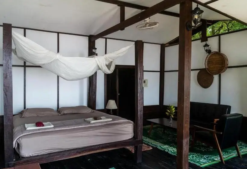 بانگلوی استاندارد, Pomelo Restaurant And Guesthouse S Fishermen & A Tammarine Bungalow Riverfront   Immerse In Nature