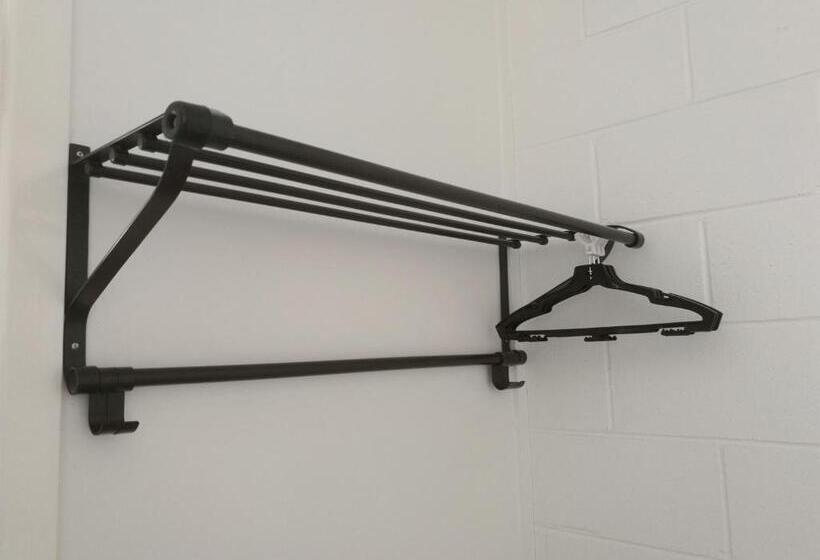 חדר סטנדרט לשלושה, Augathella Motel & Caravan Park