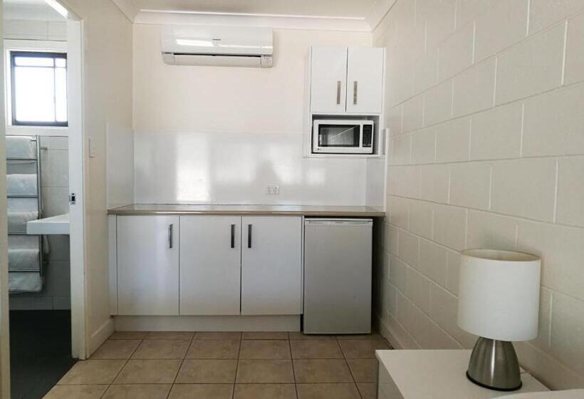 غرفة قياسية ثلاثية, Augathella Motel & Caravan Park