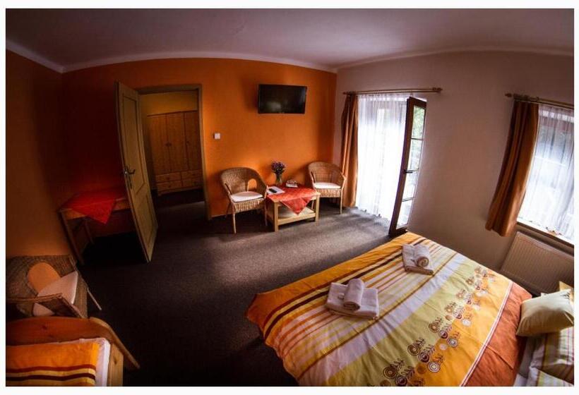 חדר סטנדרט לשלושה, Horský Hotel Sněženka