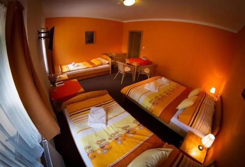 スタンダード４人部屋, Horský Hotel Sněženka