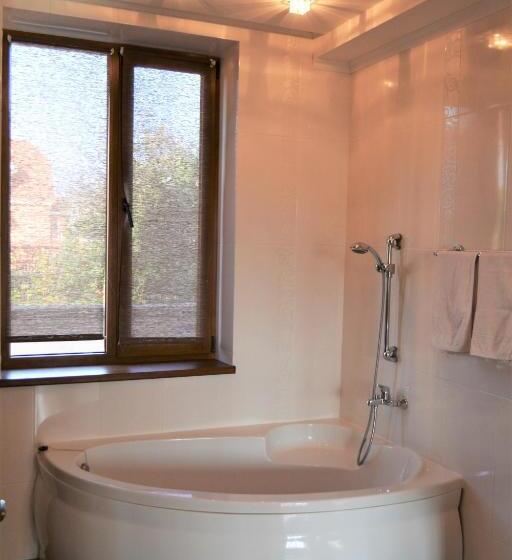 إستديو قياسى مزود بشرفة, Aquarius