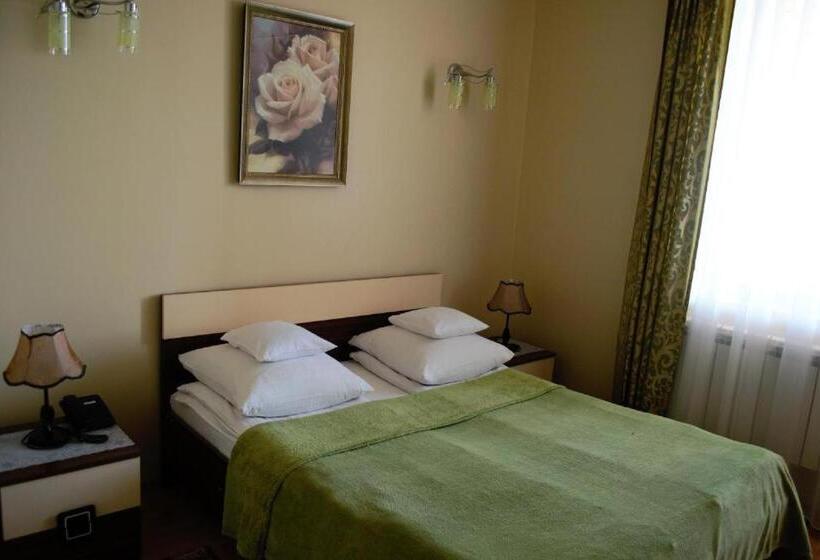 سرير فى غرفة مشتركه, Aquarius