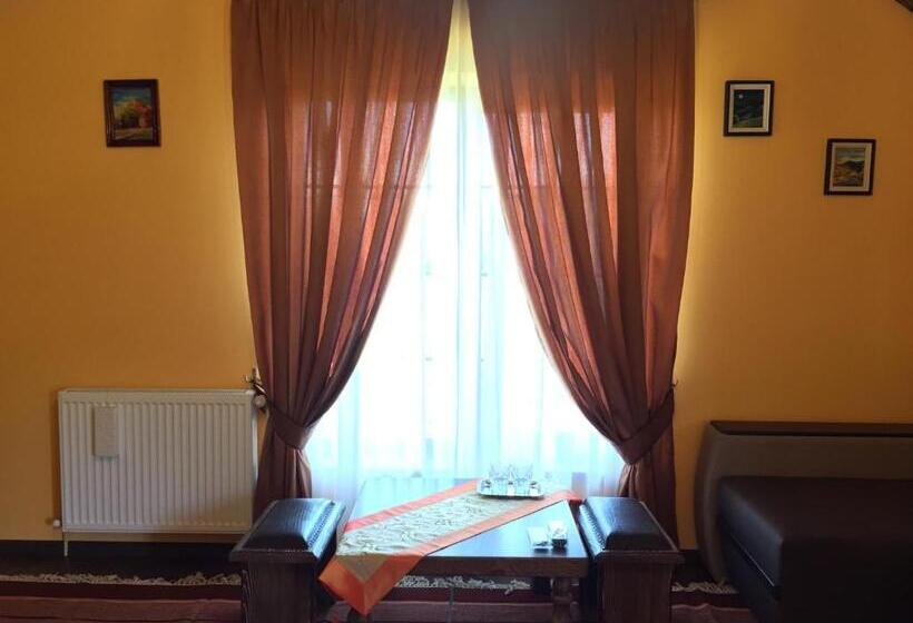 غرفة قياسية رباعية, Villa Diola