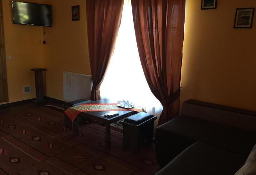 غرفة قياسية رباعية, Villa Diola