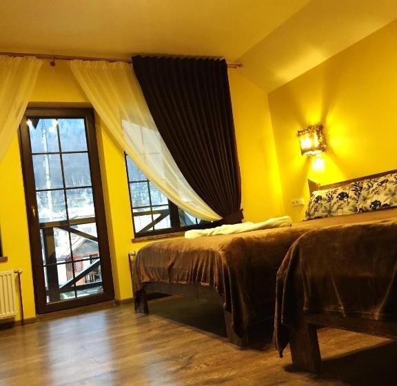 غرفة قياسية ثلاثية مزودة بتراس, Villa Diola