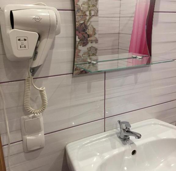 غرفة قياسية رباعية, Villa Diola