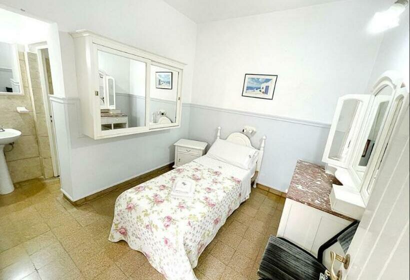 اتاق استاندارد یک نفره, Nuevo Hotel Parador