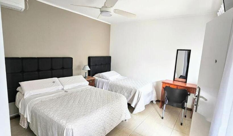 اتاق استاندارد سه نفره, Nuevo Hotel Parador