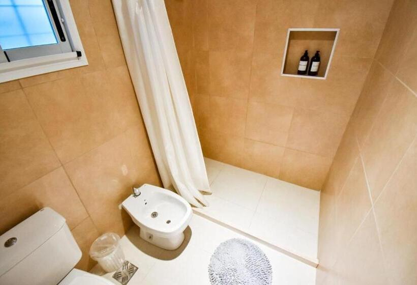 اتاق استاندارد سه نفره, Nuevo Hotel Parador