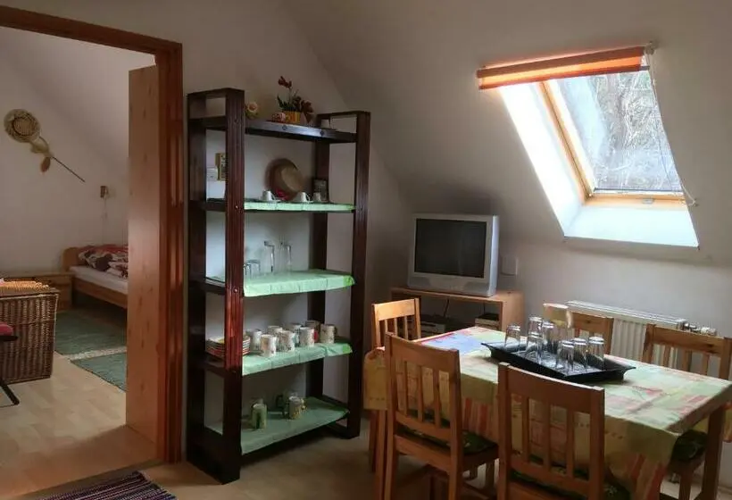２ベッドスイートルーム, Bakonyi Apartmanház Eplény