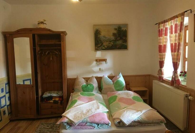 סוויטה, Bakonyi Apartmanház Eplény