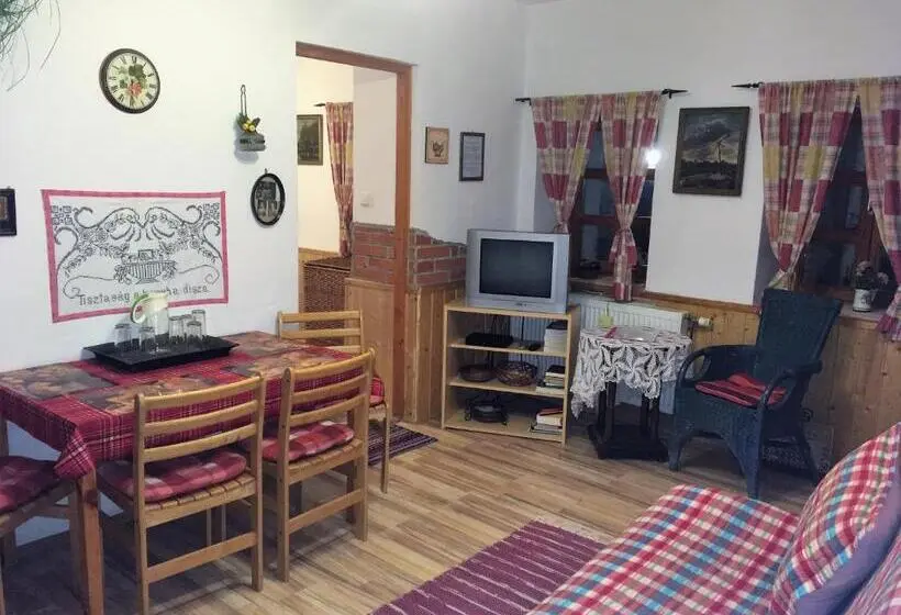 スイート, Bakonyi Apartmanház Eplény