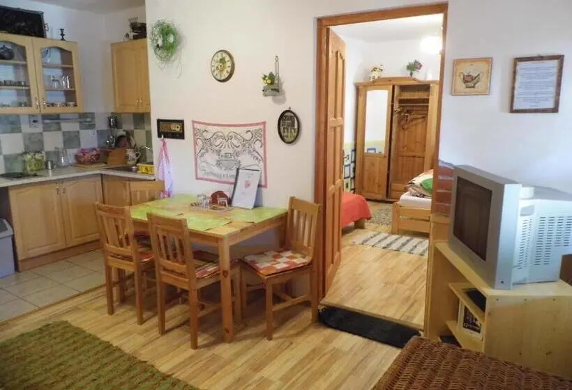 スイート, Bakonyi Apartmanház Eplény