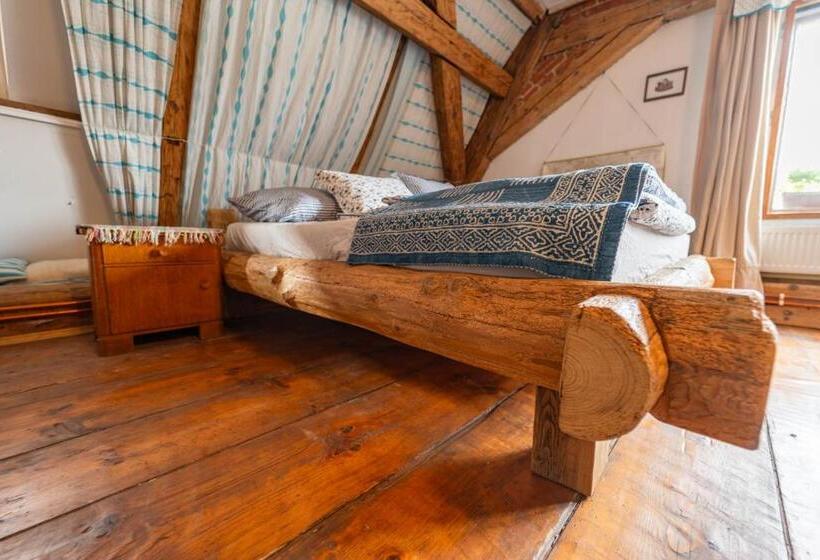 Négyágyas Standard Szoba, Dům V Centru