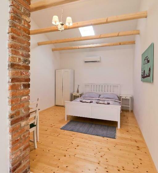 テラス付きスタンダードルーム, La Bobul Apartments