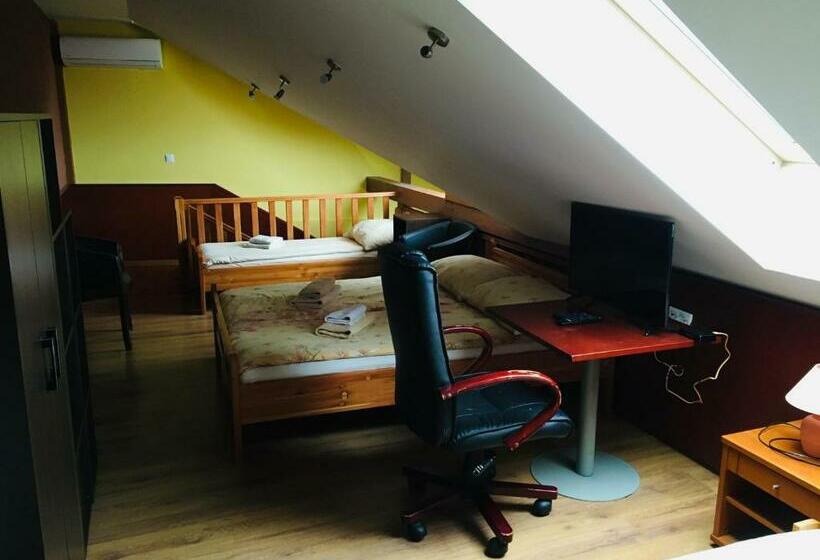 شقة غرفتين, Penzión Bebek