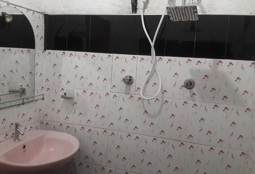 غرفة قياسية, Vegetable Garden House