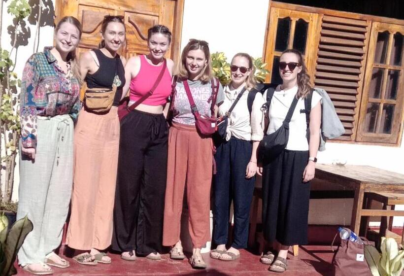 غرفة قياسية, Vegetable Garden House