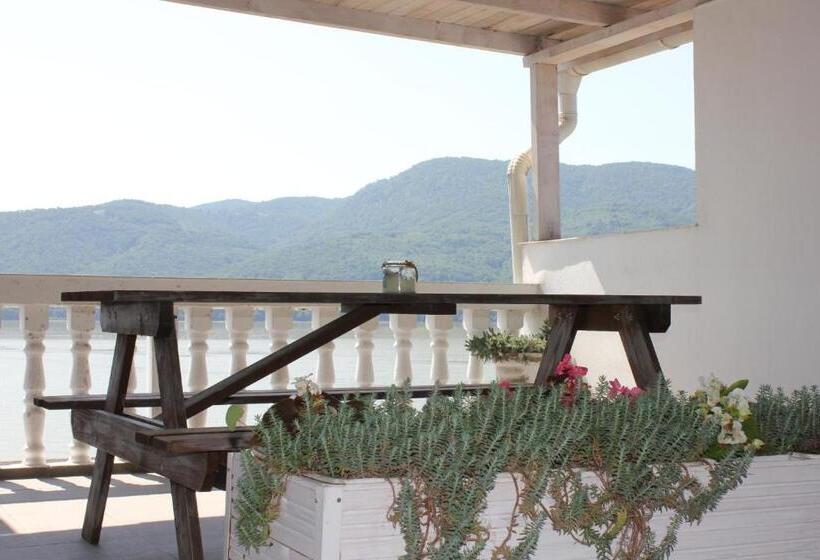 سوئیت 2 خوابه, Vila Selina