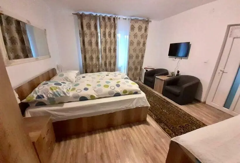ファミリールーム, Pensiunea Casa Albă