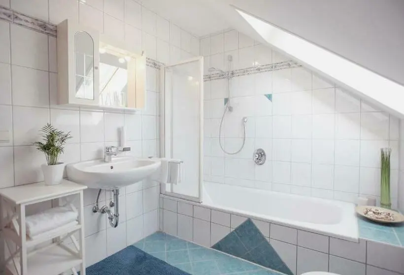Habitació Triple Estàndard, Landhof Lazarus
