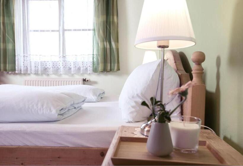 标准三人间, Landhof Lazarus