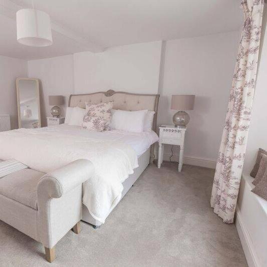 디럭스 스위트 킹 침대, The Crown Inn