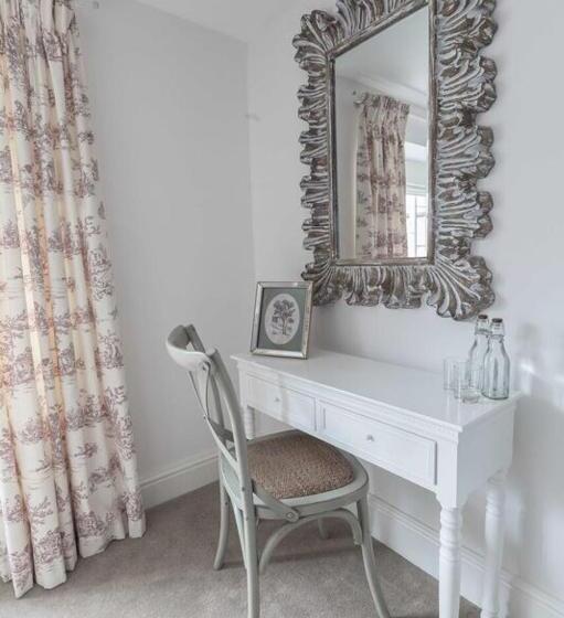 디럭스 룸, The Crown Inn