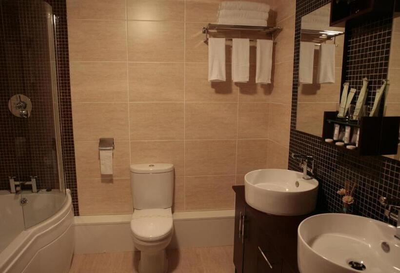 غرفة قياسية ثلاثية, The Plough Inn