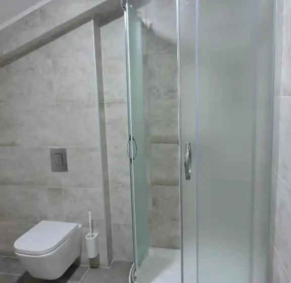 Cameră Triplă Confort, Campa
