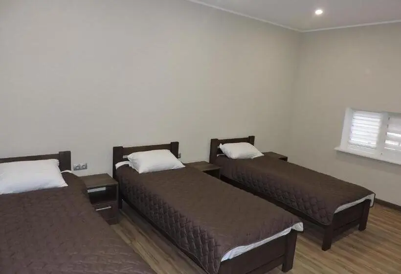Cameră Triplă Confort, Campa