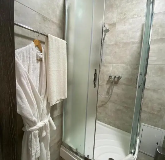 Cameră Standard, Campa