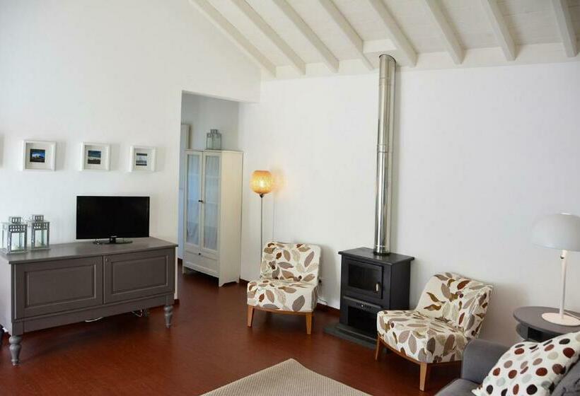 منزل غرفتين نوم, Casa Dos Botes   Whaleboat House Ter