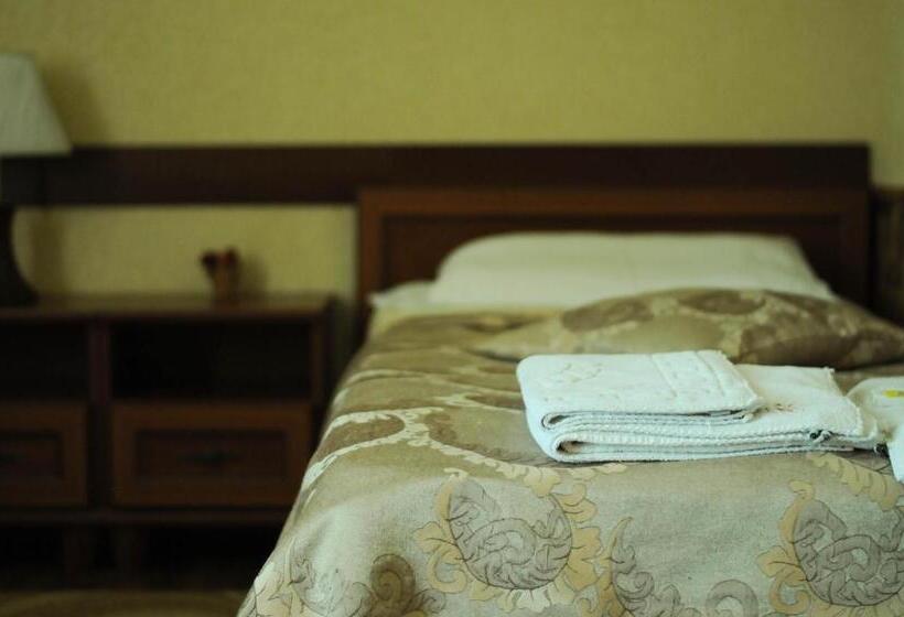 اتاق اکونومی, Don Kihot