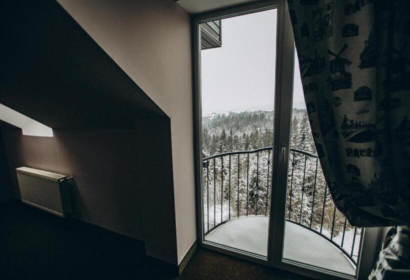 Comfort room with balcony, Hoch Land