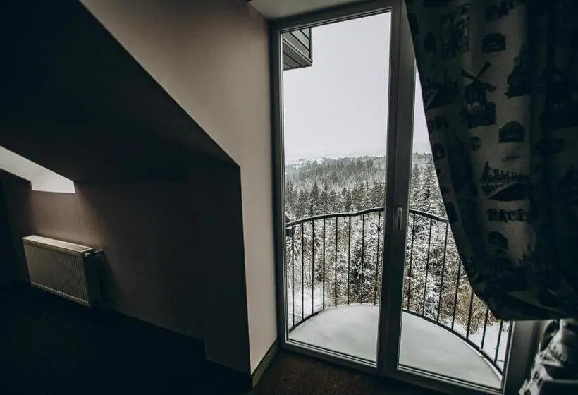 Comfort room with balcony, Hoch Land