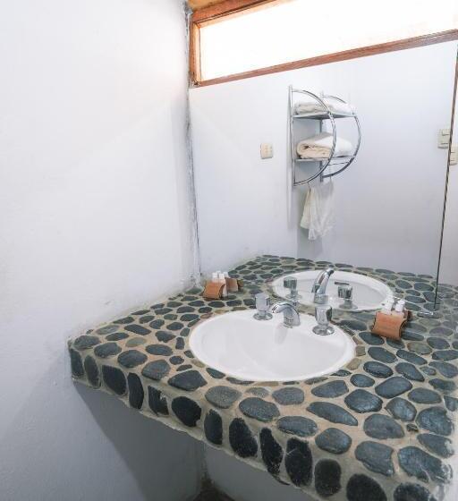 家庭间, Makani Vichayito